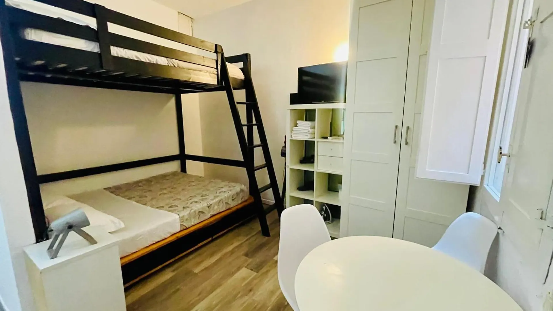 Portici Di Via Piella Apartment Bologna